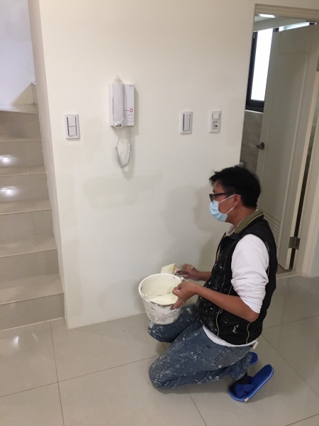 『頤然居』保固期滿前，特別再增加為各住戶之牆面做免費檢查修整服務!